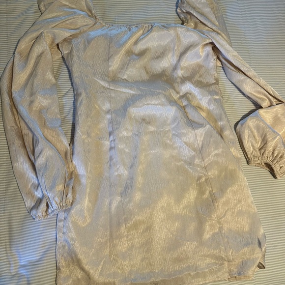 Satin mini dress cream size medium new with tags - Picture 6 of 6